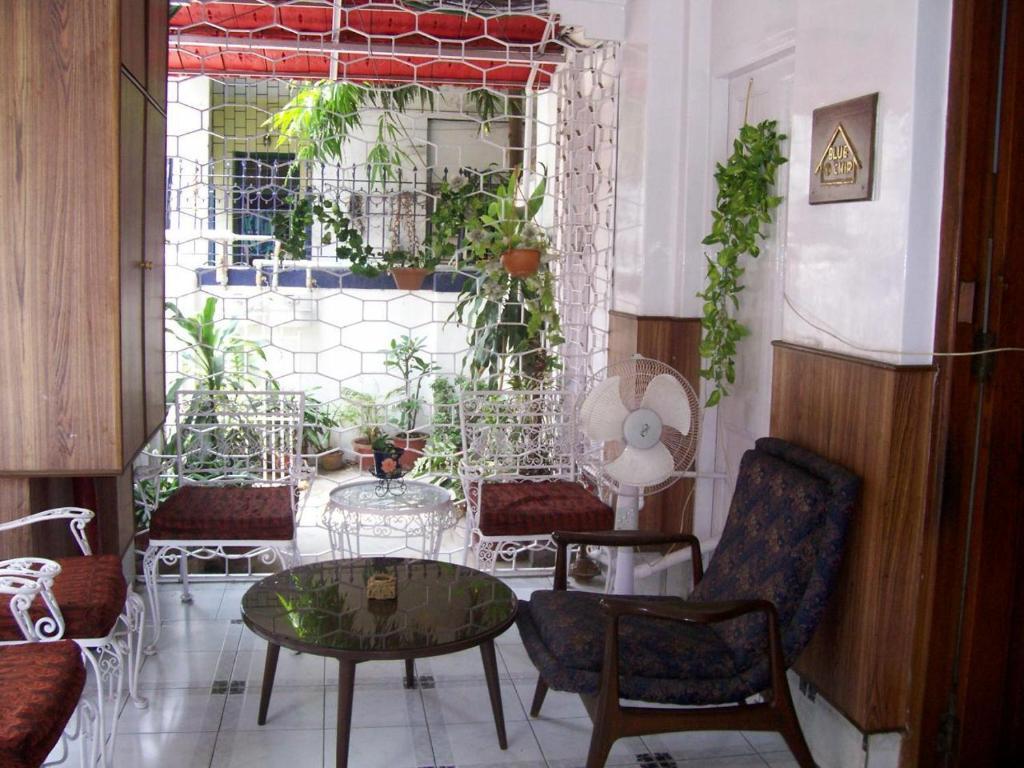 Blue Chip Hotel Kolkata Exterior photo