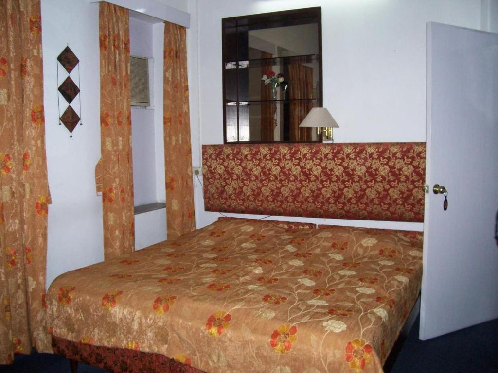 Blue Chip Hotel Kolkata Exterior photo